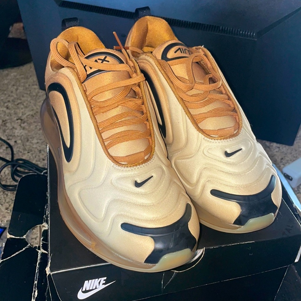 Nike Air Max 720 desert. On sale for limited time‼️‼️‼️